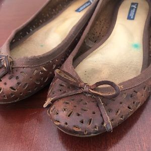 American Eagle leather cutout eyelet flats